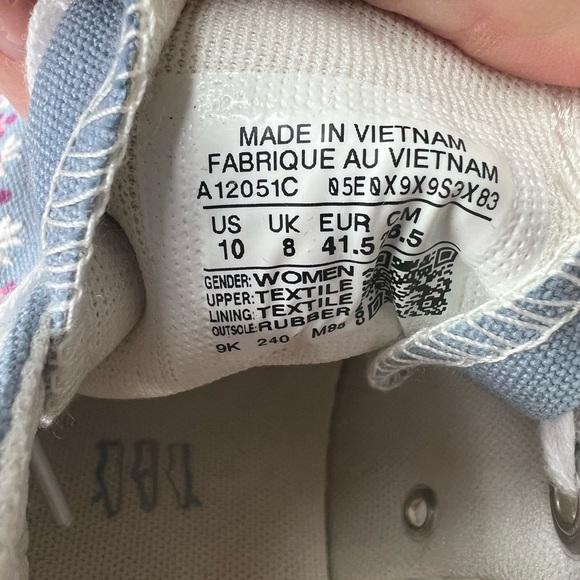 Converse Blue Sneakers with Floral Embroidery - Picture 4 of 7